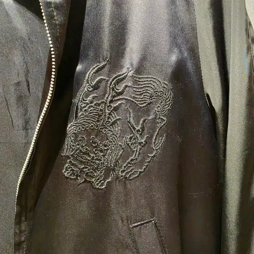 [BUNJANG] TONYWACK Black Satin Souvenir Jacket / TONYWACK 토니웩  블랙 스카쟌