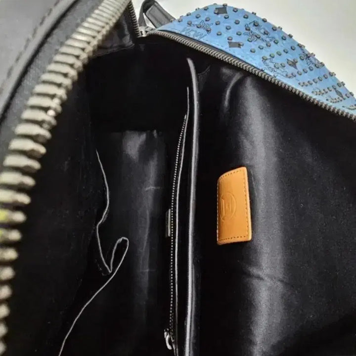 [BUNJANG] MCM Stark Special Medium Backpack / MCM 스타크 스페셜 미듐 백팩 / 블루