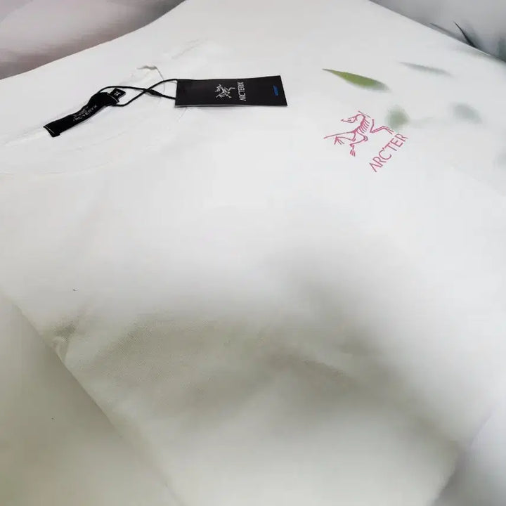 [BUNJANG] ARC White Short Sleeve T-Shirt / 아크 화이트반팔티