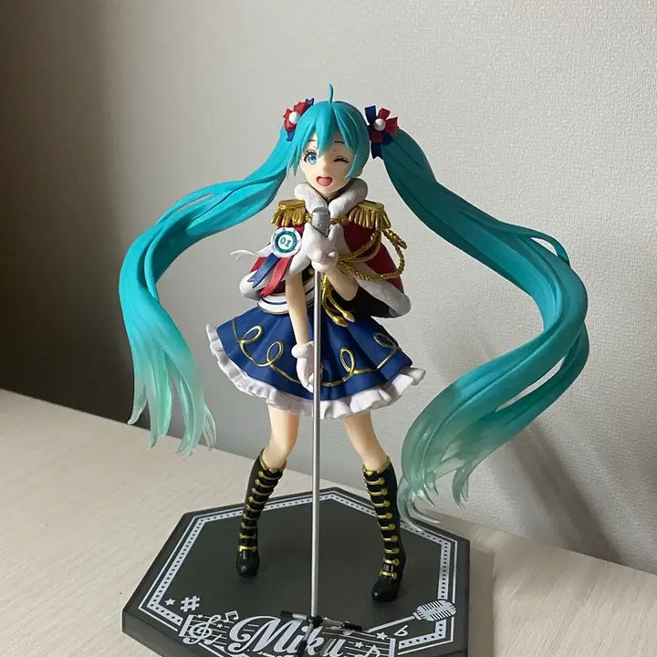 [BUNJANG] Vocaloid Hatsune Miku Winter Live Figure / 보컬로이드 하츠네 미쿠 윈터 라이브 피규어 판매