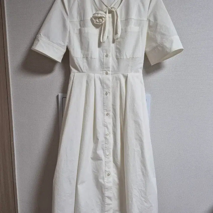 [SOLD OUT] 아뜰리에 럭키슈에뜨 화이트 반팔 롱 셔츠형 원피스