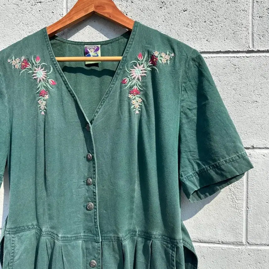 [BUNJANG] 90s Austrian Tyrolean Green Floral Embroidered Dress / 90s 오스트리아 티롤리안 그린 플라워자수 원피스