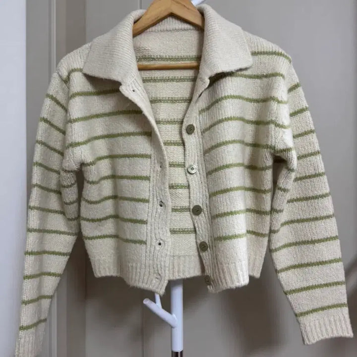 [BUNJANG] Green Striped Knit Cardigan / [새상품] 연두색 스트라이프 니트 가디건