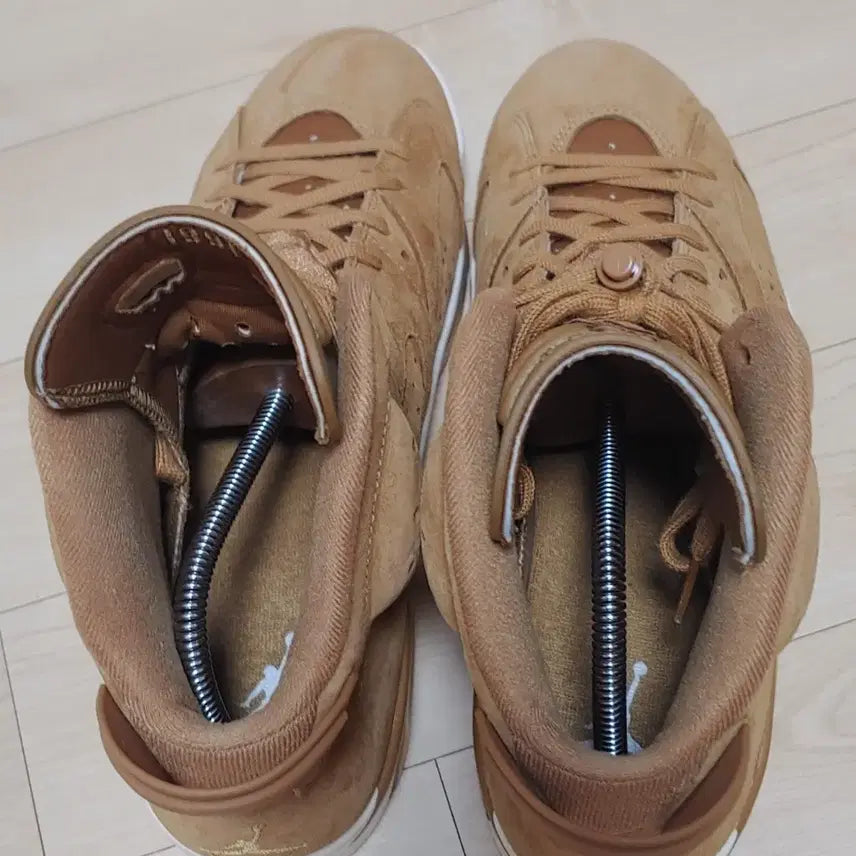 [BUNJANG] Jordan 6 Retro Wheat (Brown) Sneakers / [된장조던] 조던 6 레트로 위트 285