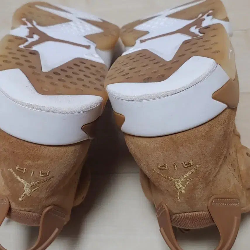 [BUNJANG] Jordan 6 Retro Wheat (Brown) Sneakers / [된장조던] 조던 6 레트로 위트 285
