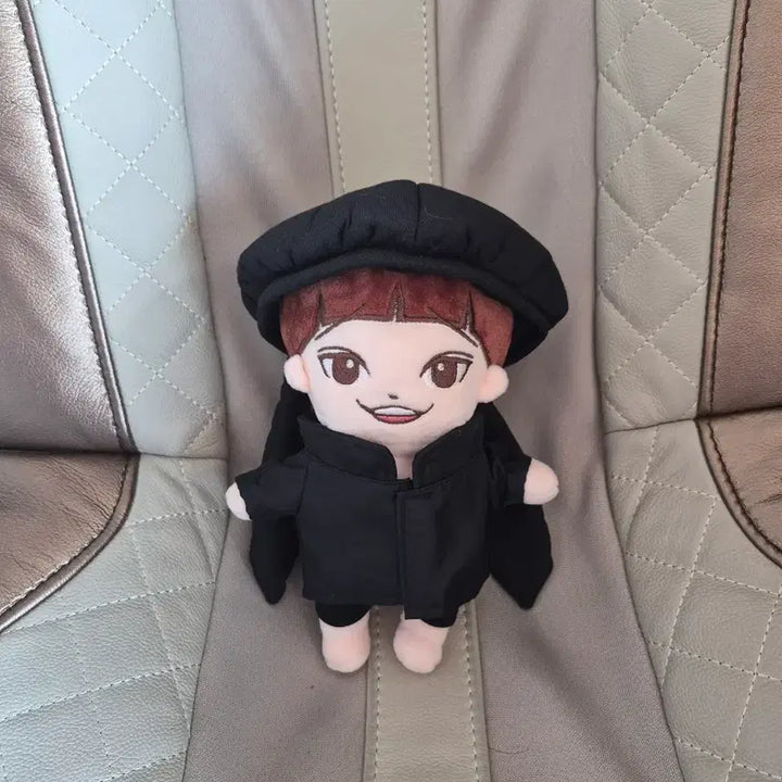 [BUNJANG] EXO Doll Black Outfit Plush Doll / 엑소  인형 블랙 의상 봉제인형