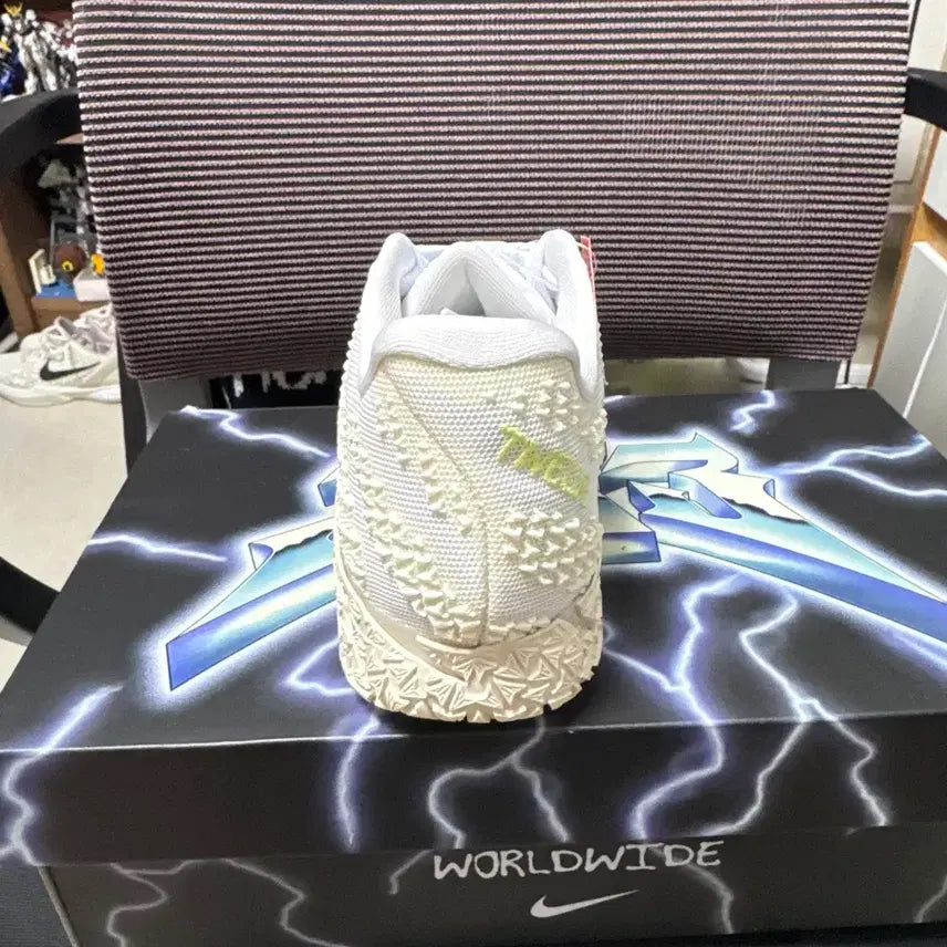 [BUNJANG] Nike Ja 3 Coconut Milk Sneakers / 나이키 자3 코코넛 밀크 250