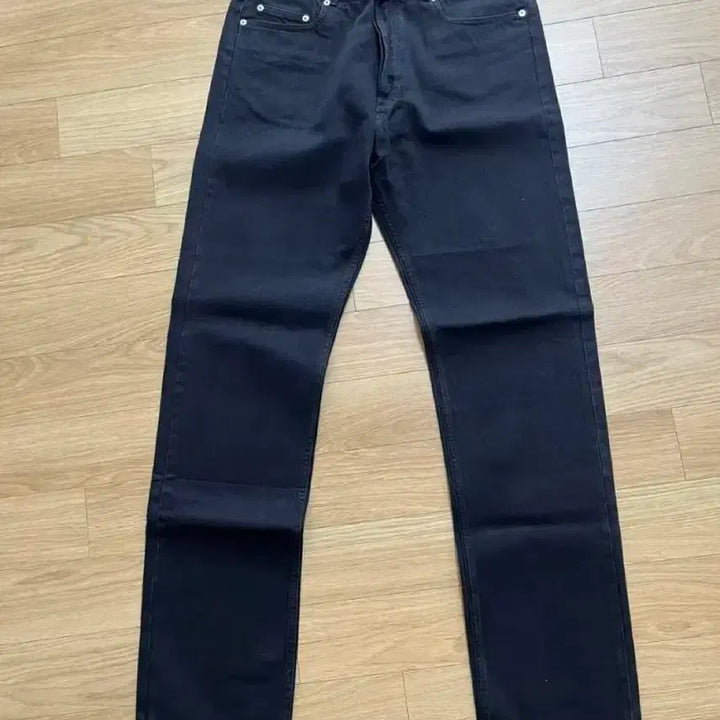 [SOLD OUT] apc 아페쎄 쁘띠스탠다드 새제품 34사이즈 블랙