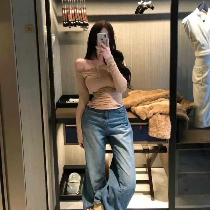 [BUNJANG] I LUV.E Love Button Off-Shoulder T-Shirt - Beige / 아이레브 러브 버튼 오프숄더 티 - 베이지