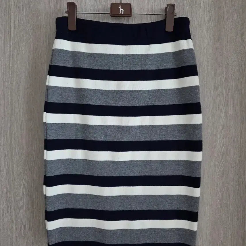 [BUNJANG] Striped Knit Midi Skirt / 스트라이프 니트 스커트 55