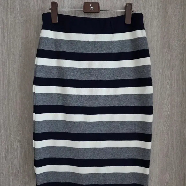 [BUNJANG] Striped Knit Midi Skirt / 스트라이프 니트 스커트 55