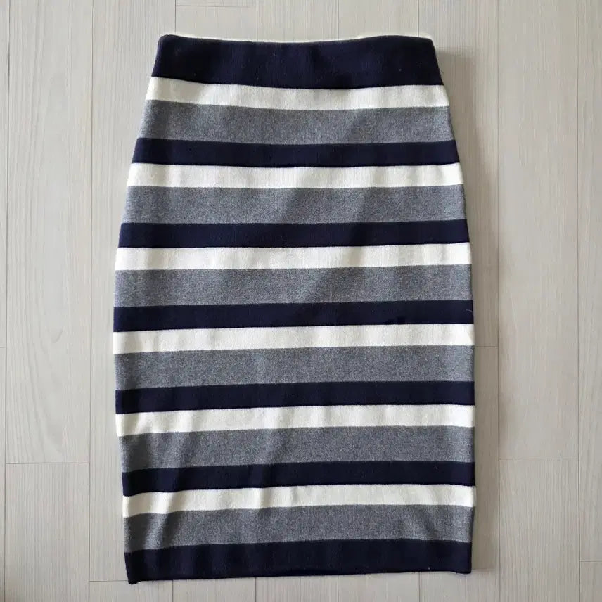 [BUNJANG] Striped Knit Midi Skirt / 스트라이프 니트 스커트 55