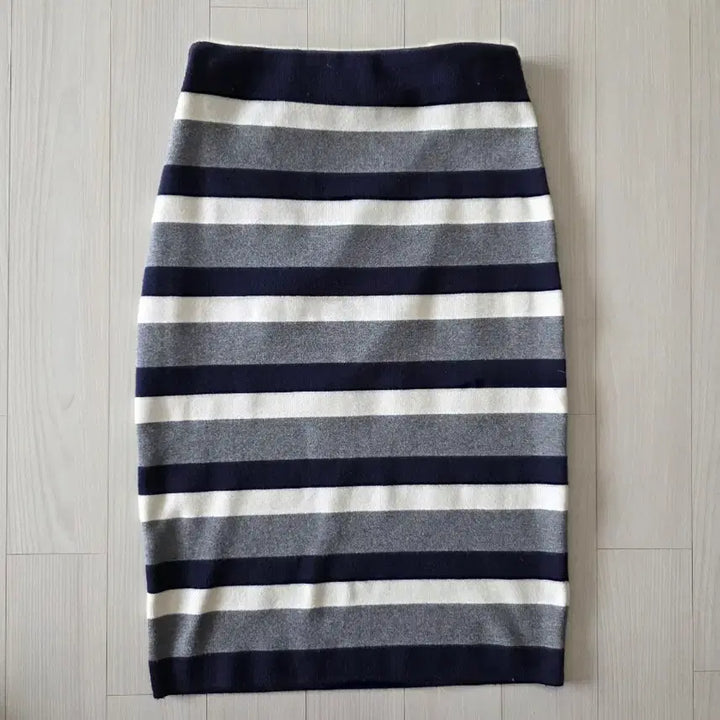 [BUNJANG] Striped Knit Midi Skirt / 스트라이프 니트 스커트 55