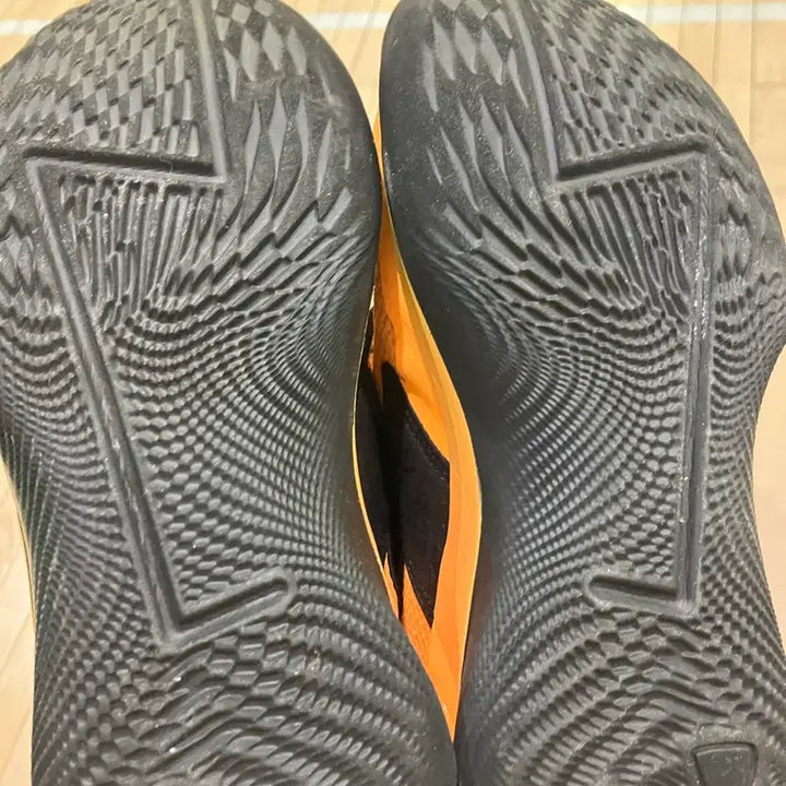 [BUNJANG] Under Armour Fox1 260 Sneakers / 언더아머 Fox1 260