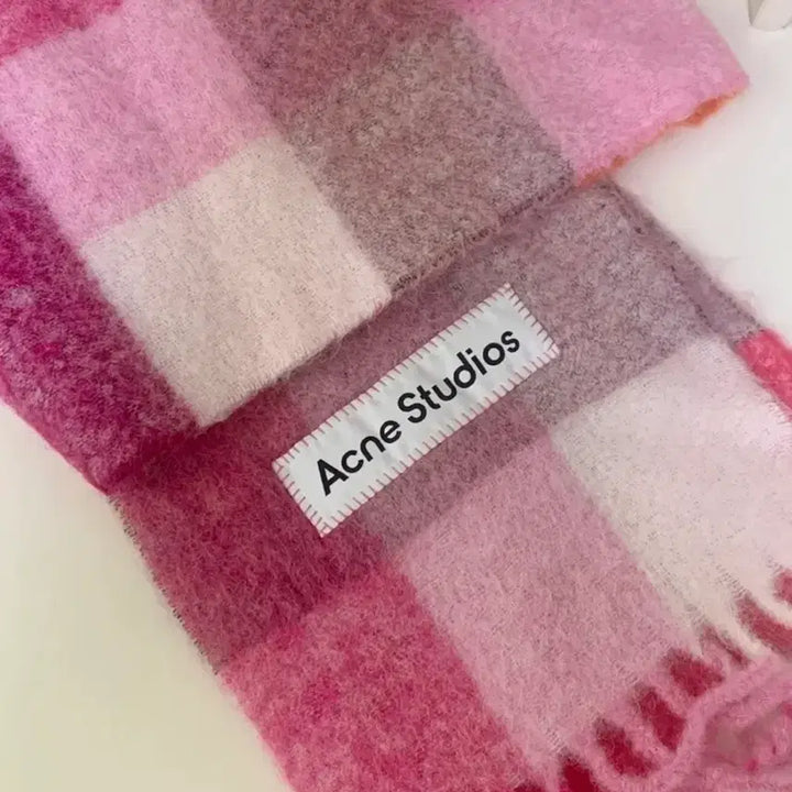 [BUNJANG] Acne Studios Pink Check Mohair Scarf / 아크네 스튜디오 핑크 체크 머플러