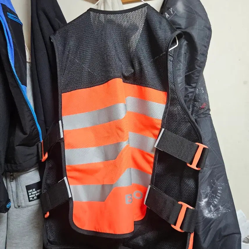[BUNJANG] BAROGO Orange Hiking Vest / BAROGO 등산 조끼 오렌지색