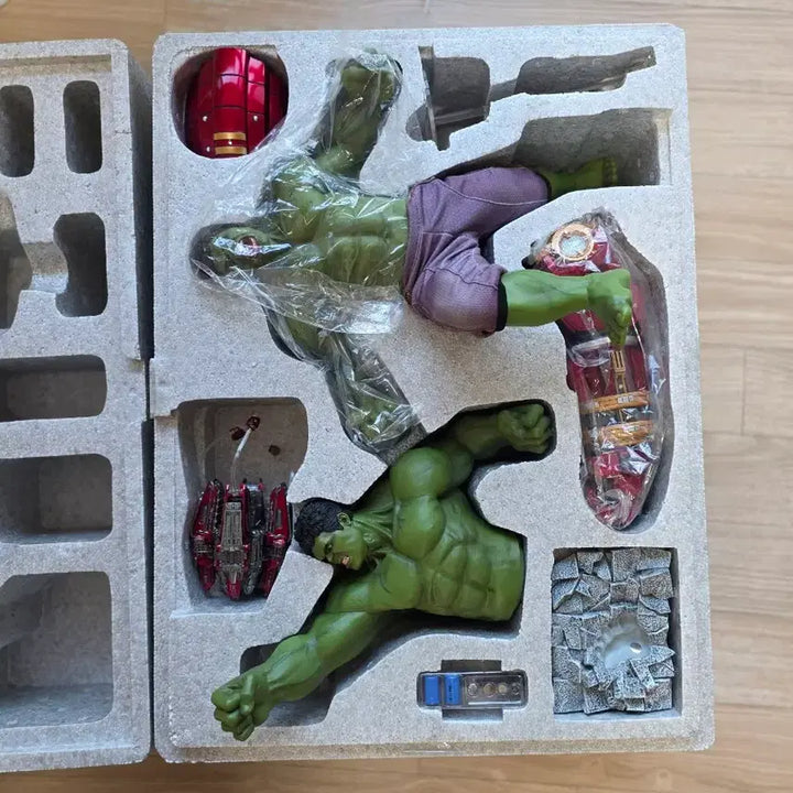[BUNJANG] King Arts Hulkbuster &amp; Hulk Figure Set / [킹아츠] 1/9 합금 헐크버스터 &amp; 헐크 (액세서리 파츠 포함)