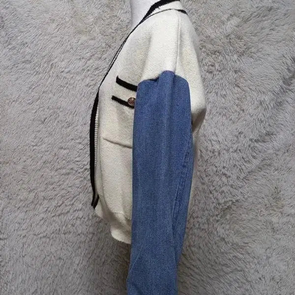 [BUNJANG] Coiniz Denim-Accented Balloon V-Neck Knit Cardigan / 코인코즈 정품 데님배색 벌룬 여성 봄춘추동용 브이넥 니트가디건 프리