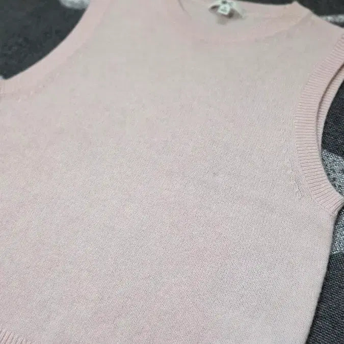 [BUNJANG] Uniqlo C Cashmere 100% Knit Vest / [새제품] 유니클로C 캐시미어100 딸기 우유 니트 베스트
