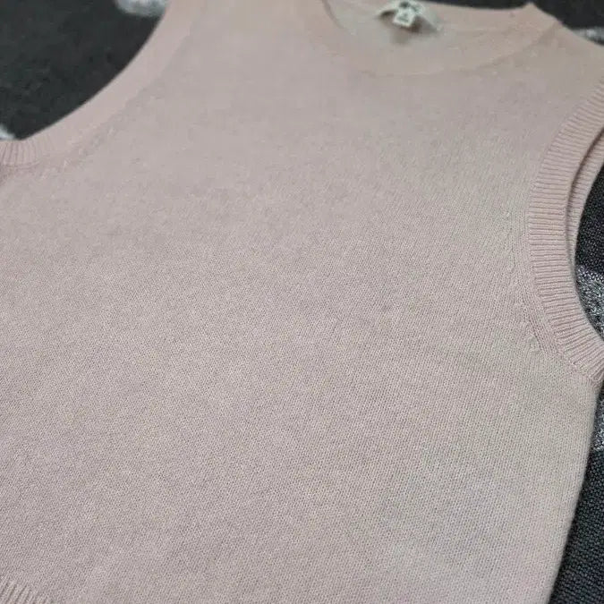 [BUNJANG] Uniqlo C Cashmere 100% Knit Vest / [새제품] 유니클로C 캐시미어100 딸기 우유 니트 베스트