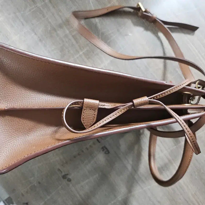 [BUNJANG] Couronne Melia Tote Bag / 쿠론 멜리아 토트백