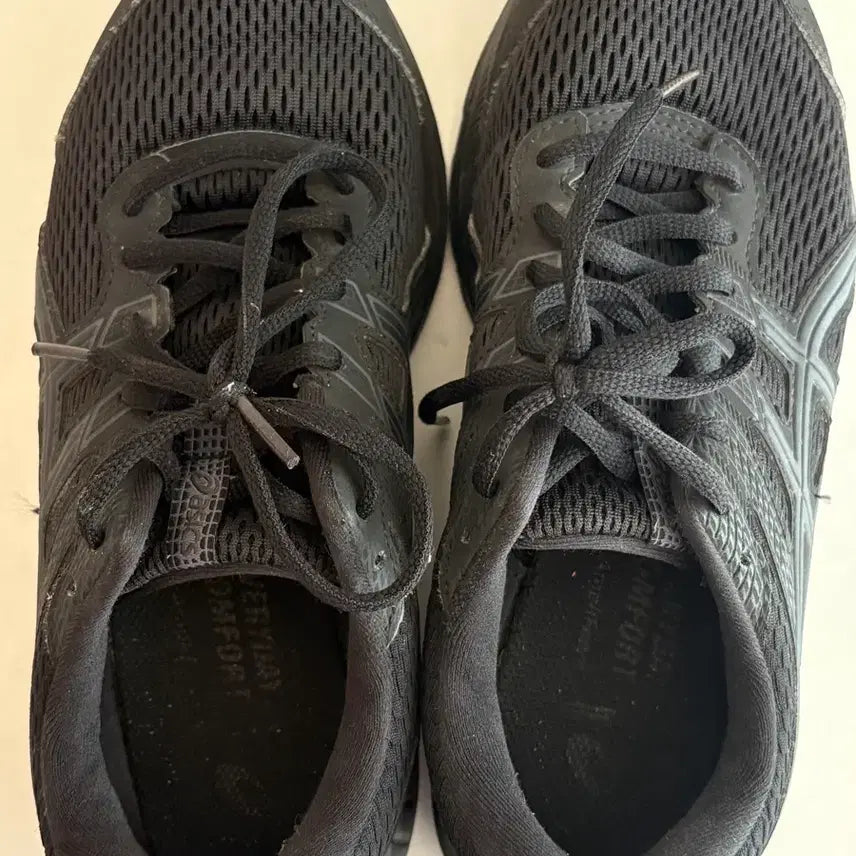 [BUNJANG] Asics Gel Contend 6 Black Sneakers 240 / 아식스 젤 컨텐드 6 올블랙 운동화 240