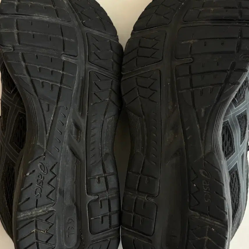 [BUNJANG] Asics Gel Contend 6 Black Sneakers 240 / 아식스 젤 컨텐드 6 올블랙 운동화 240