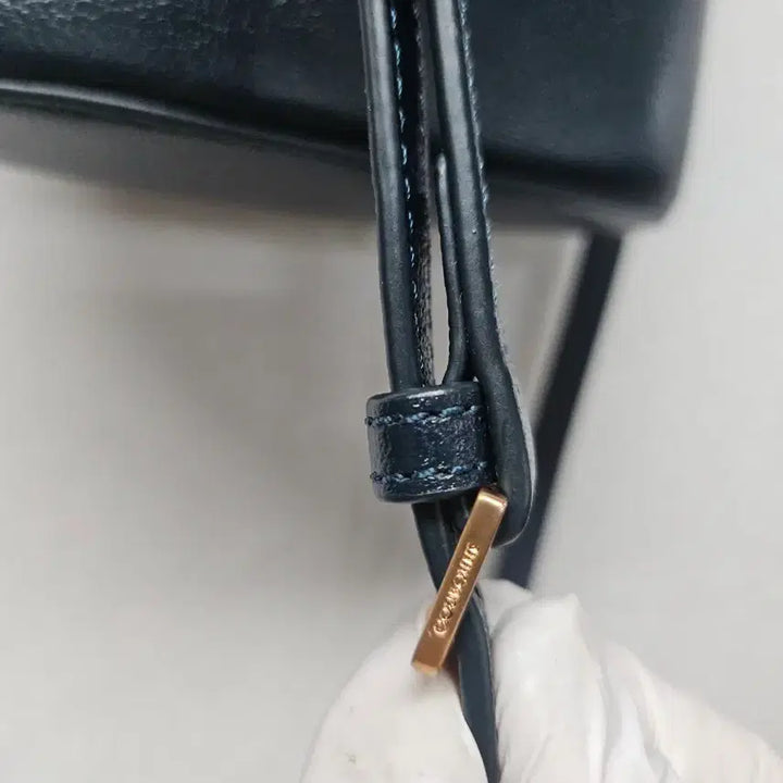 [BUNJANG] Couronne Betty Crossbody Bag / 쿠론 뱃시 크로스백