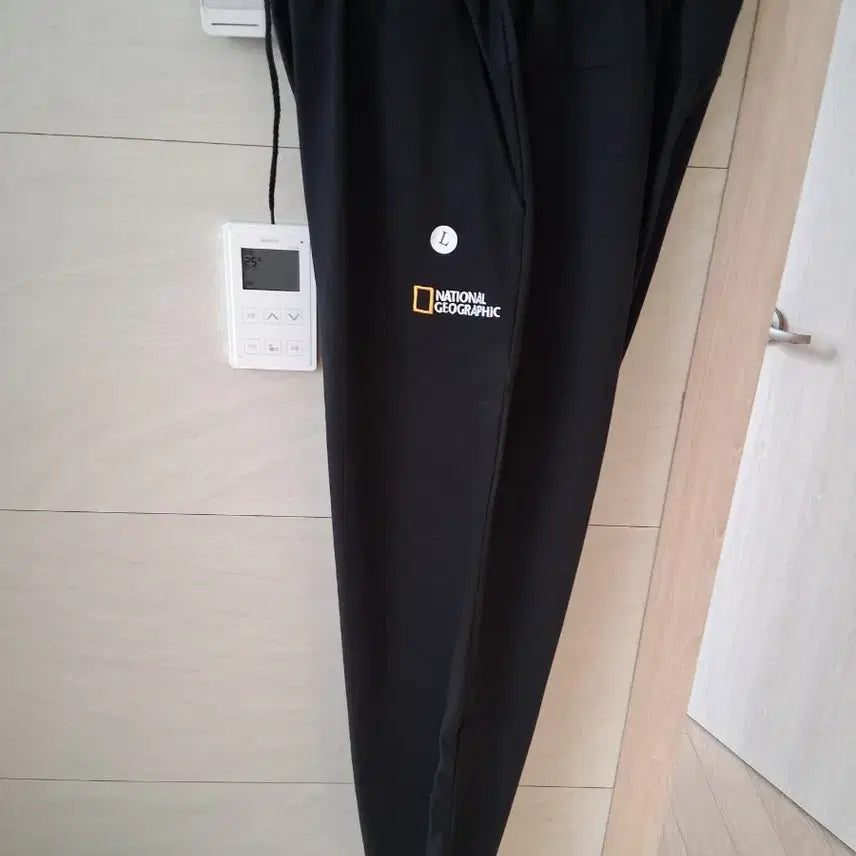 [BUNJANG] National Geographic Jogger Pants / 내셔널지오그래픽 춘추용 조거타잎 면바지  L 새상품