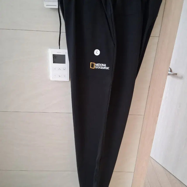 [BUNJANG] National Geographic Jogger Pants / 내셔널지오그래픽 춘추용 조거타잎 면바지  L 새상품