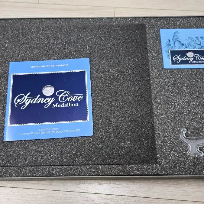 [BUNJANG] Perth Mint Wedgwood 2010 Sydney Cove Medallion Set / 2010 시드니 코브 메달리온 1oz 은화 &amp; 웨지우드 세트
