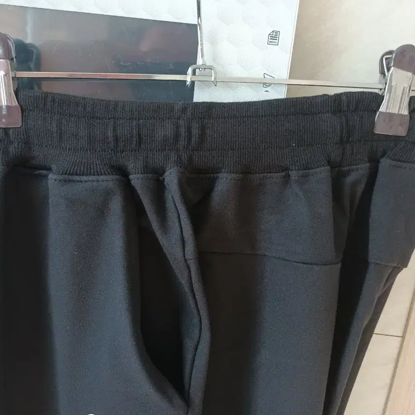 [SOLD OUT] 내셔널지오그래픽 춘추용  조거타잎 면바지 L 새상품 블랙