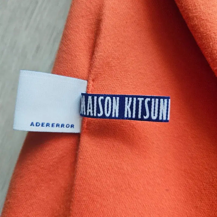 [BUNJANG] Ader Error x Maison Kitsune Fox Orange Sweatshirt / 아더에러x메종키츠네 요가 블루 폭스 오렌지 맨투맨 A2 105