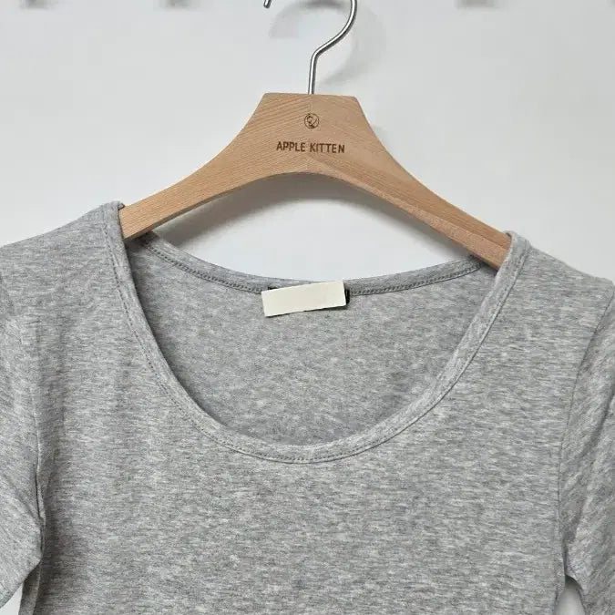 [BUNJANG] Gray Round Neck Short Sleeve T-shirt / 그레이 라운드 반팔