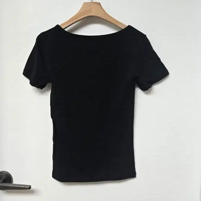 [SOLD OUT] 블랙 라운드 반팔