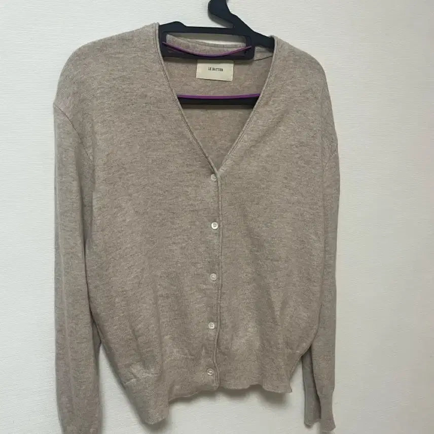 [BUNJANG] LE BUTTER V-Neck Cashmere Blend Cardigan / LE BUTTER 르버터 브이넥 가디건
