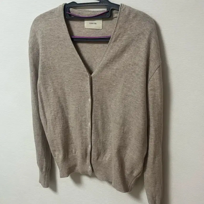 [BUNJANG] LE BUTTER V-Neck Cashmere Blend Cardigan / LE BUTTER 르버터 브이넥 가디건