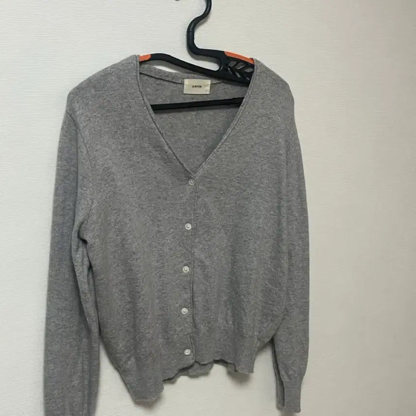 [BUNJANG] LE BUTTER V-Neck Cashmere Blend Cardigan / LE BUTTER 르버터 브이넥 가디건