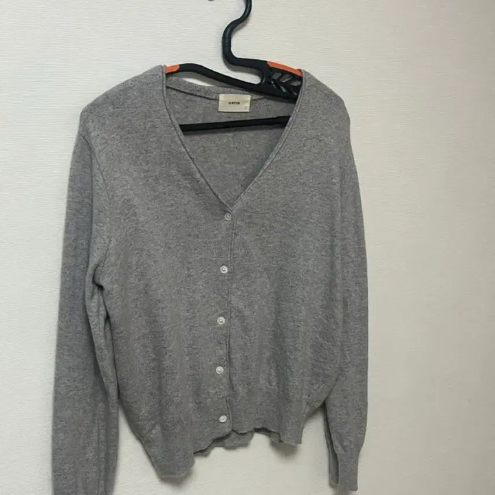 [BUNJANG] LE BUTTER V-Neck Cashmere Blend Cardigan / LE BUTTER 르버터 브이넥 가디건