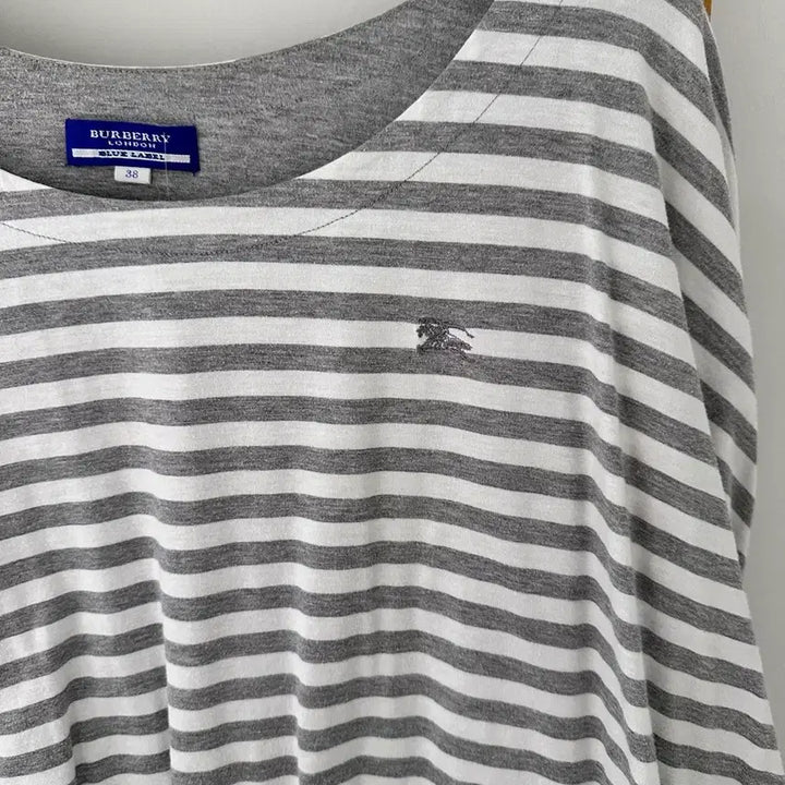 [BUNJANG] Burberry Blue Label Striped T-Shirt Size 38 / (정품)버버리 블루라벨 스트라이프 티셔츠(사이즈38)