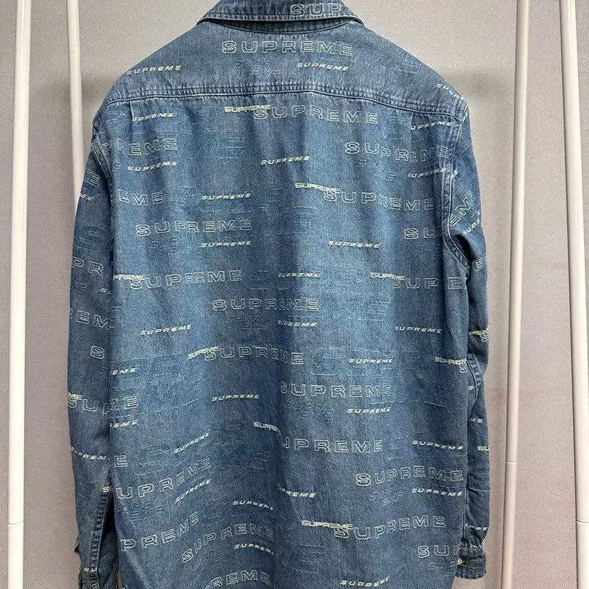 [BUNJANG] Supreme Dimensions Logo Denim Shirt Blue L / 19FW 슈프림 디멘션스 로고 데님 셔츠 블루 L
