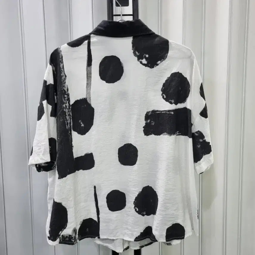 [BUNJANG] White Black Print Short Sleeve Shirt / 화이트 블랙 프린트 반팔 셔츠