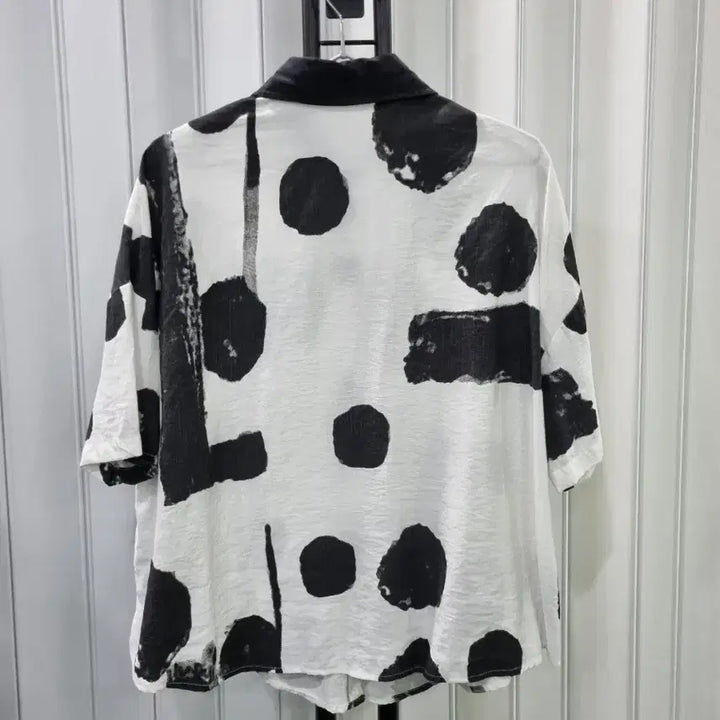 [BUNJANG] White Black Print Short Sleeve Shirt / 화이트 블랙 프린트 반팔 셔츠