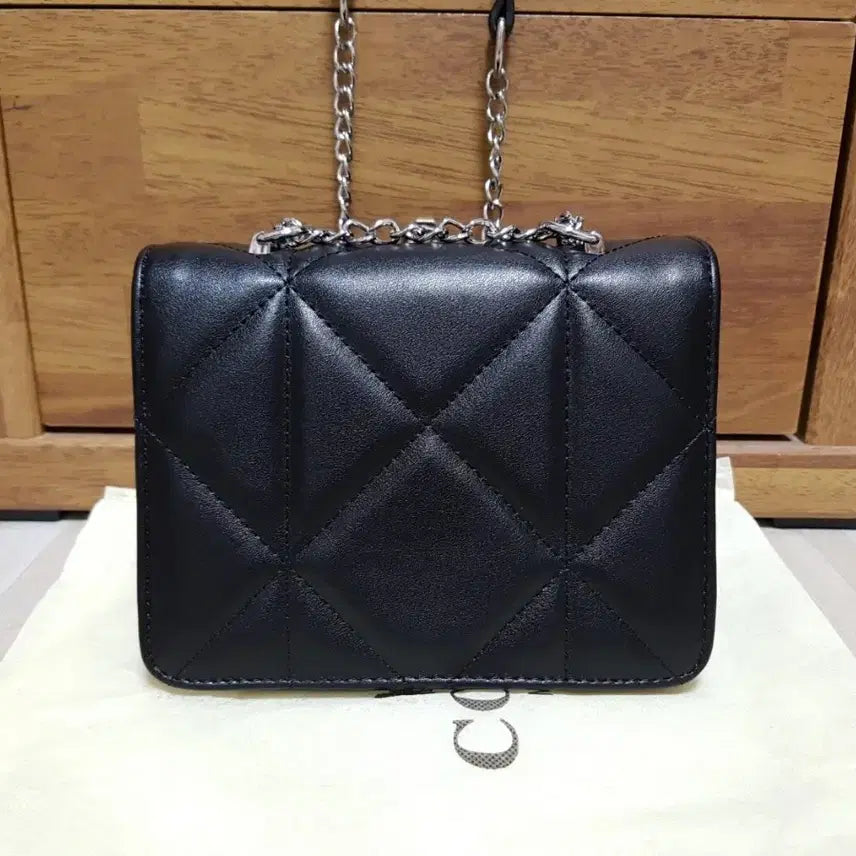[BUNJANG] Coach Diamond Quilted Crossbody Bag / 새상품급)코치 다이아퀼팅 크로스백
