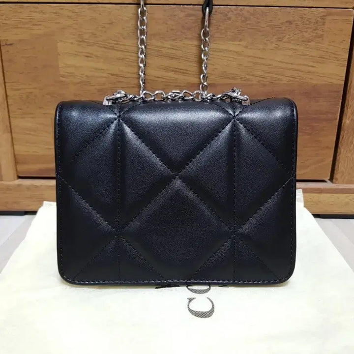 [BUNJANG] Coach Diamond Quilted Crossbody Bag / 새상품급)코치 다이아퀼팅 크로스백