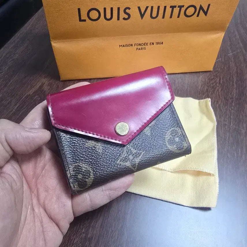 [BUNJANG] Louis Vuitton Monogram ZOE Wallet Fuchsia / 정품 루이비통 모노그램 반지갑 여성용