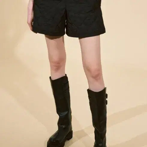 [BUNJANG] O!zocen Quilted Shorts Black / 오즈세컨 누빔 퀼팅 반바지 블랙