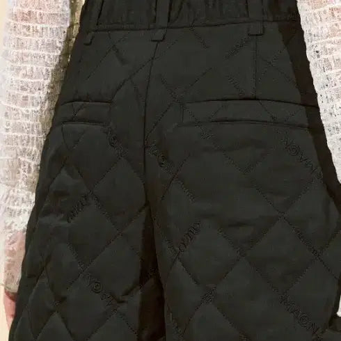 [BUNJANG] O!zocen Quilted Shorts Black / 오즈세컨 누빔 퀼팅 반바지 블랙