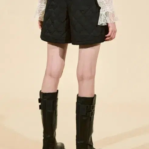 [BUNJANG] O!zocen Quilted Shorts Black / 오즈세컨 누빔 퀼팅 반바지 블랙