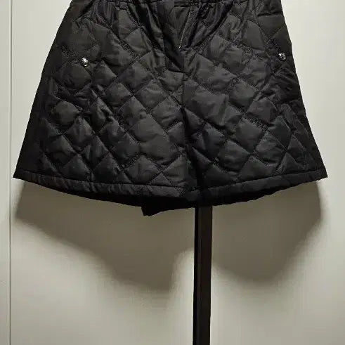 [BUNJANG] O!zocen Quilted Shorts Black / 오즈세컨 누빔 퀼팅 반바지 블랙